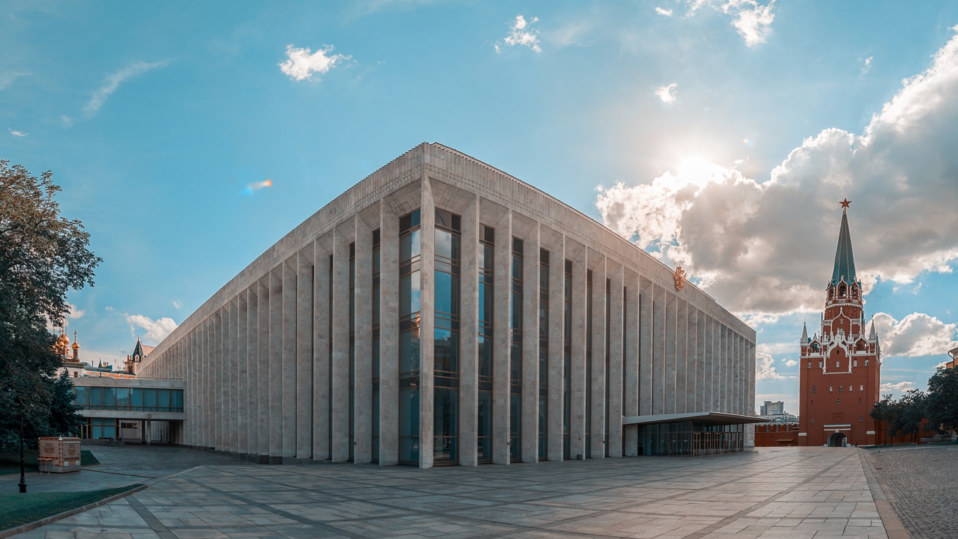 Государственный Кремлёвский Дворец, внешний вид здания